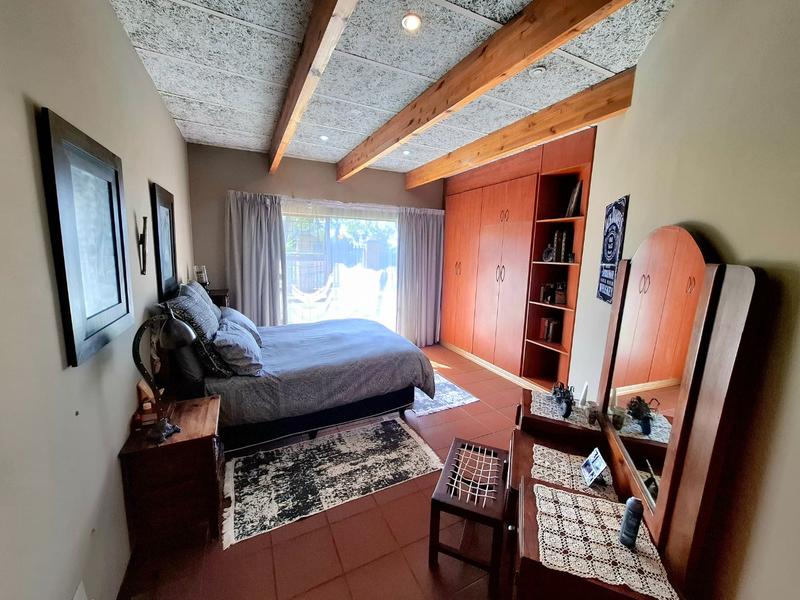 5 Bedroom Property for Sale in Waterkloof Glen Gauteng