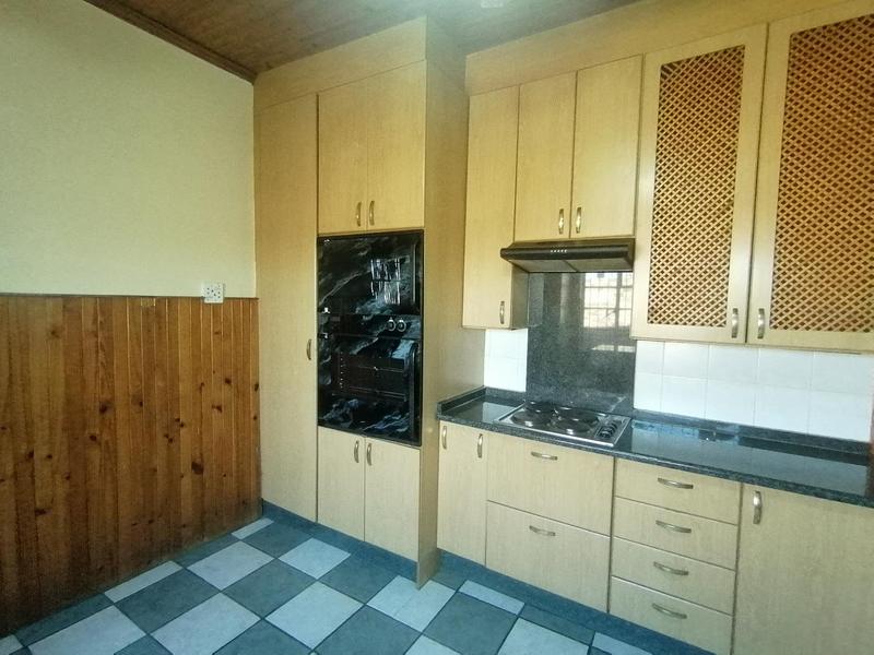 To Let 4 Bedroom Property for Rent in Florida Gauteng