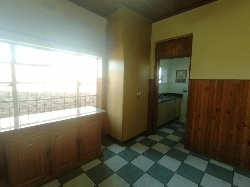To Let 4 Bedroom Property for Rent in Florida Gauteng