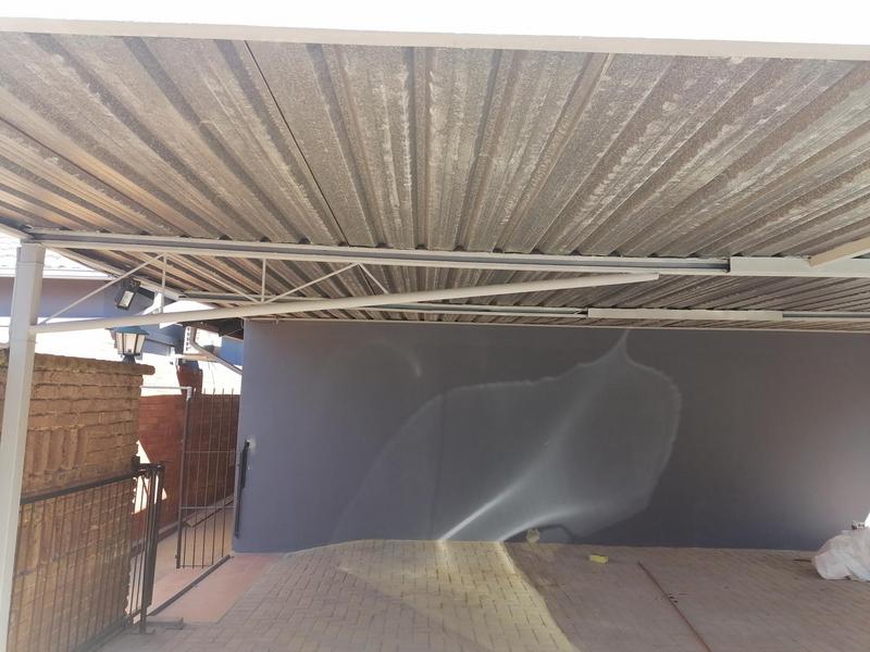 To Let 4 Bedroom Property for Rent in Florida Gauteng
