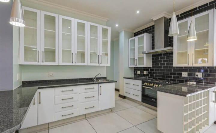 4 Bedroom Property for Sale in Olympus Country Estate Gauteng