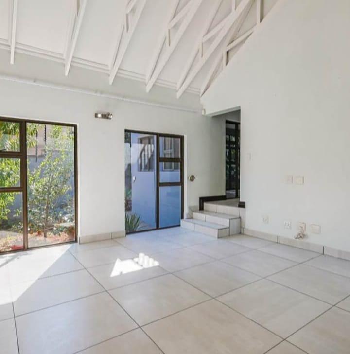 4 Bedroom Property for Sale in Olympus Country Estate Gauteng