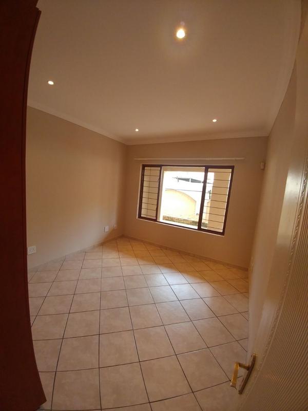To Let 2 Bedroom Property for Rent in Kenleaf Gauteng