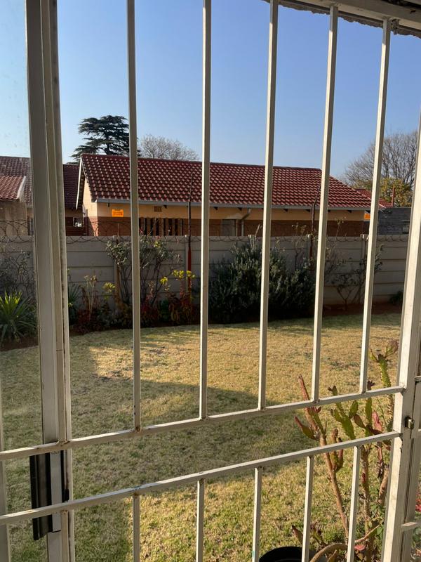 To Let 2 Bedroom Property for Rent in Johannesburg Gauteng