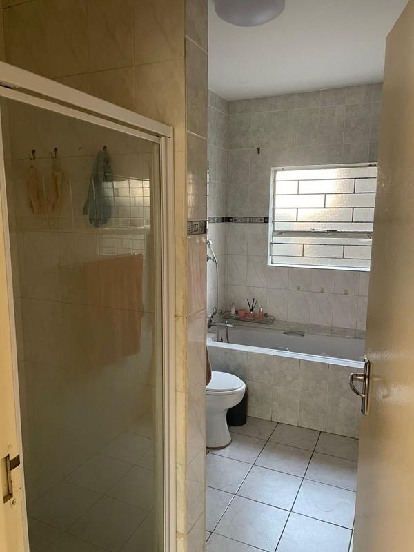 To Let 2 Bedroom Property for Rent in Johannesburg Gauteng