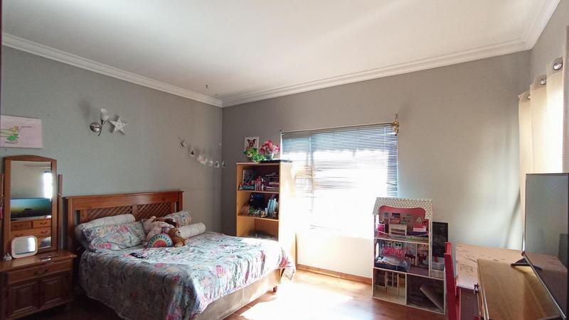 4 Bedroom Property for Sale in Ruimsig Gauteng