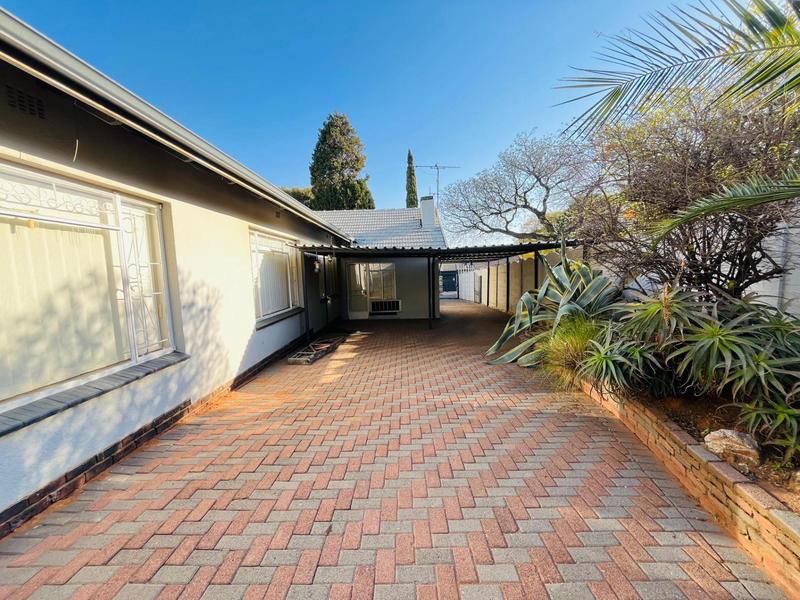 4 Bedroom Property for Sale in South Crest Gauteng