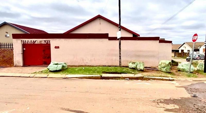 3 Bedroom Property for Sale in Mohlakeng Gauteng