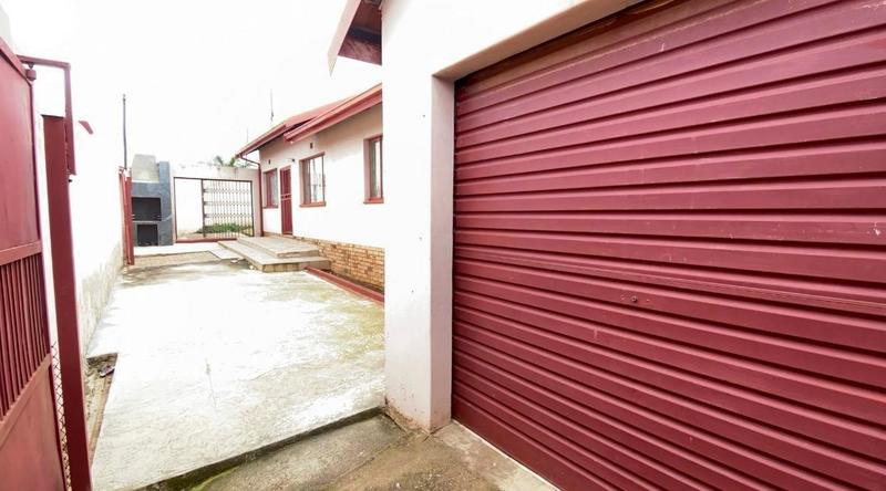 3 Bedroom Property for Sale in Mohlakeng Gauteng