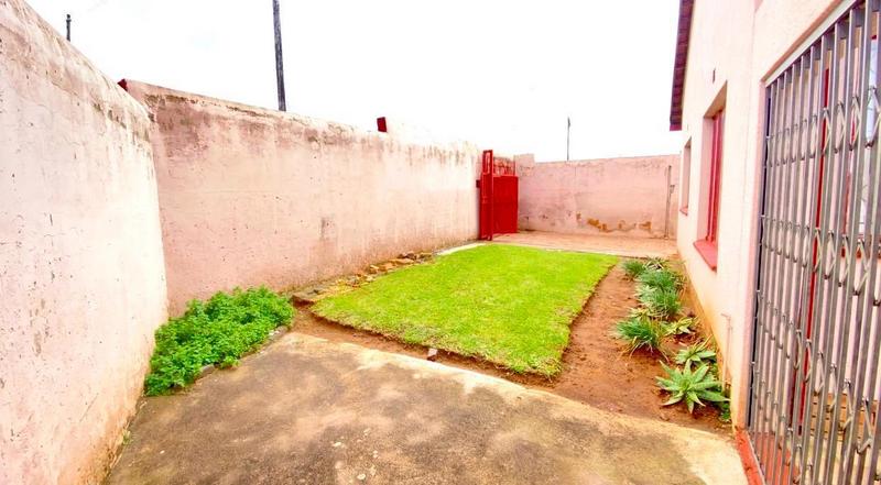 3 Bedroom Property for Sale in Mohlakeng Gauteng