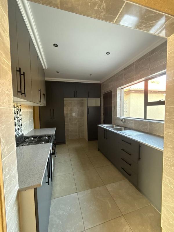 3 Bedroom Property for Sale in Birch Acres Gauteng