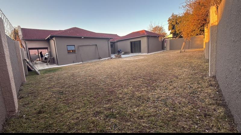3 Bedroom Property for Sale in Birch Acres Gauteng