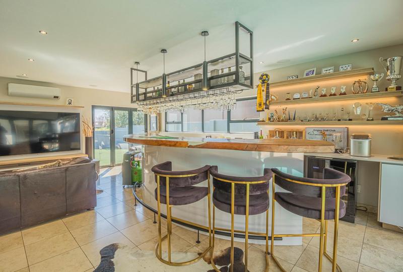 6 Bedroom Property for Sale in Midstream Ridge Gauteng
