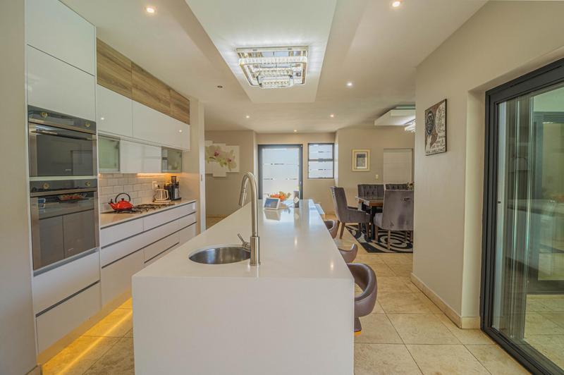 6 Bedroom Property for Sale in Midstream Ridge Gauteng