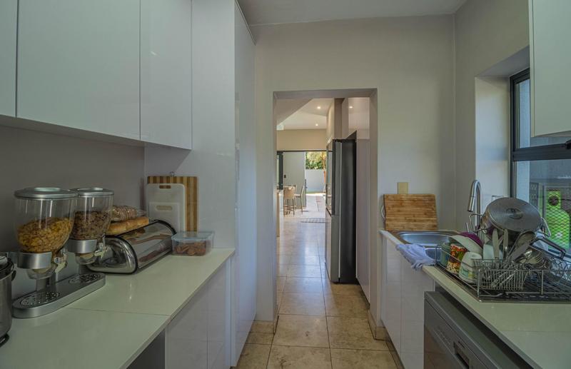 6 Bedroom Property for Sale in Midstream Ridge Gauteng