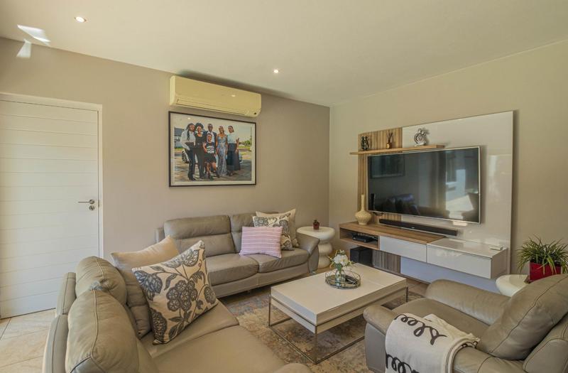 6 Bedroom Property for Sale in Midstream Ridge Gauteng