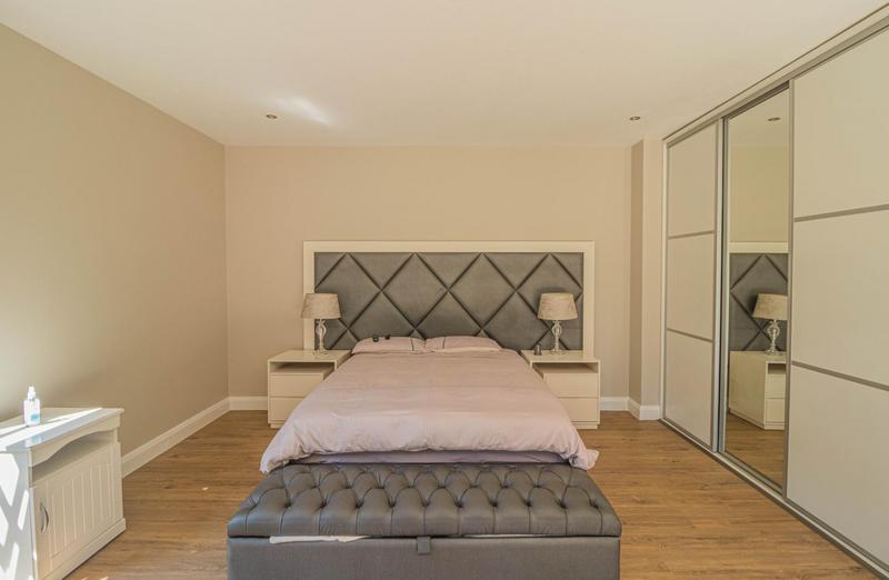 6 Bedroom Property for Sale in Midstream Ridge Gauteng