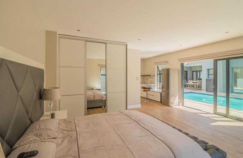 6 Bedroom Property for Sale in Midstream Ridge Gauteng