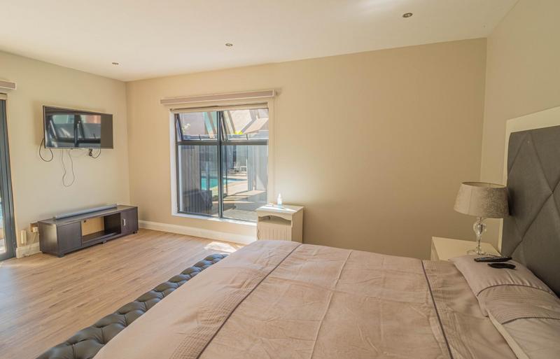 6 Bedroom Property for Sale in Midstream Ridge Gauteng