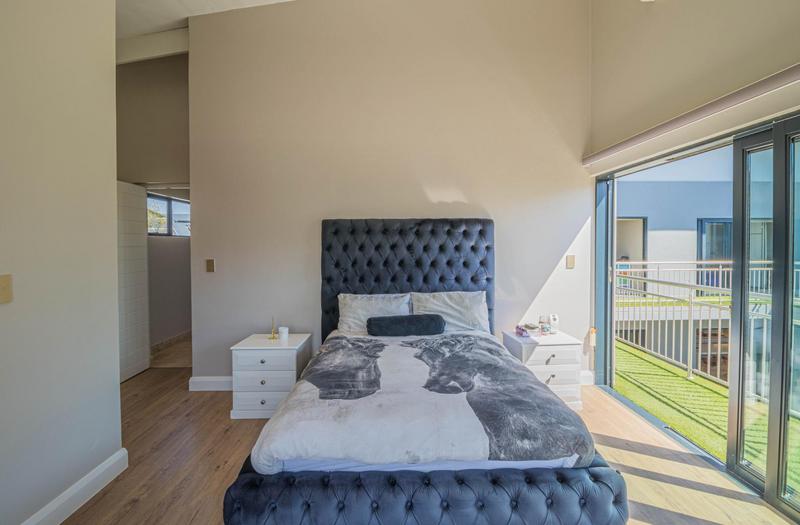 6 Bedroom Property for Sale in Midstream Ridge Gauteng
