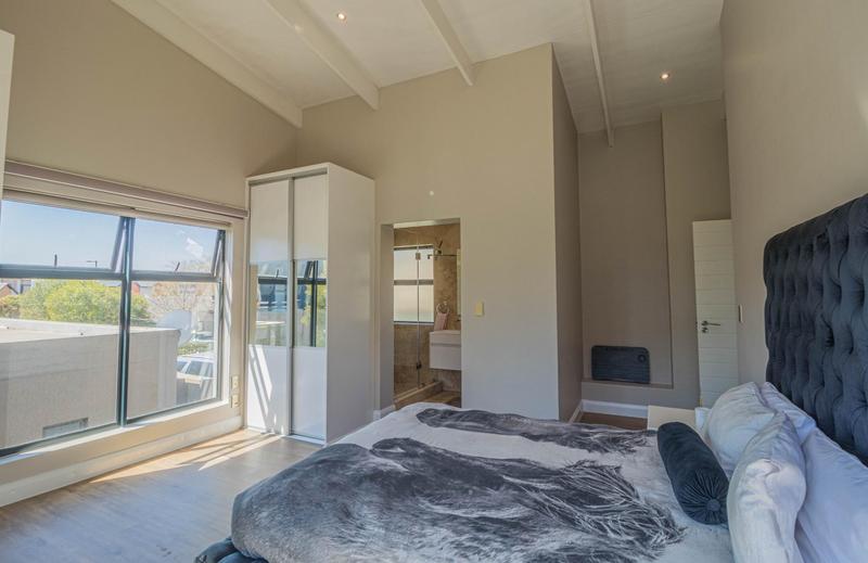 6 Bedroom Property for Sale in Midstream Ridge Gauteng