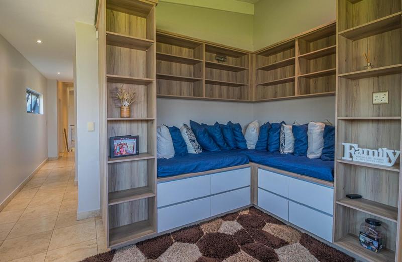 6 Bedroom Property for Sale in Midstream Ridge Gauteng