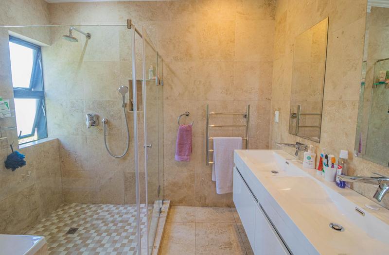 6 Bedroom Property for Sale in Midstream Ridge Gauteng