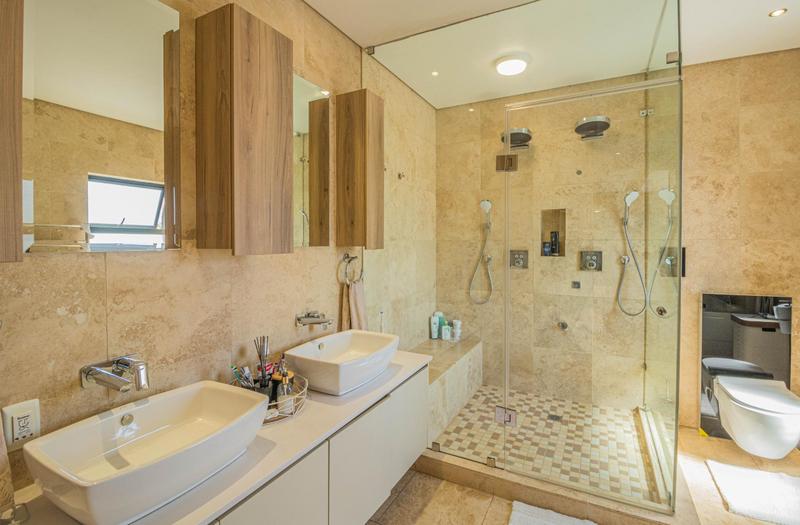 6 Bedroom Property for Sale in Midstream Ridge Gauteng
