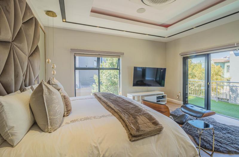 6 Bedroom Property for Sale in Midstream Ridge Gauteng