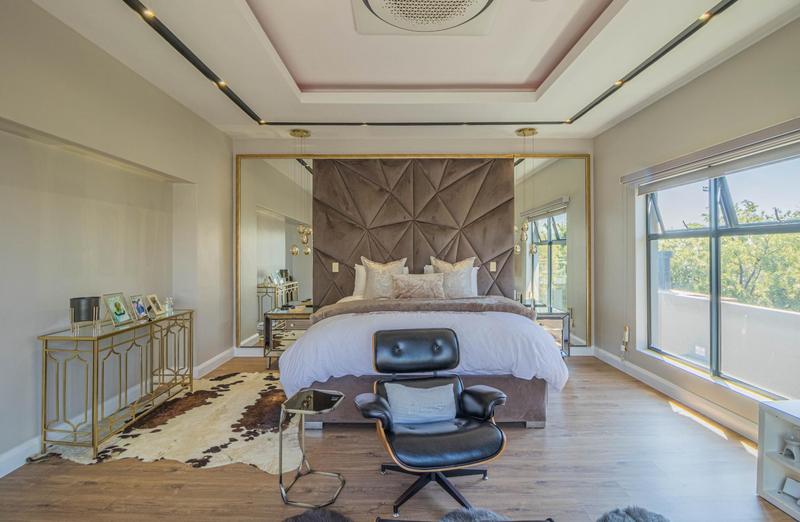 6 Bedroom Property for Sale in Midstream Ridge Gauteng