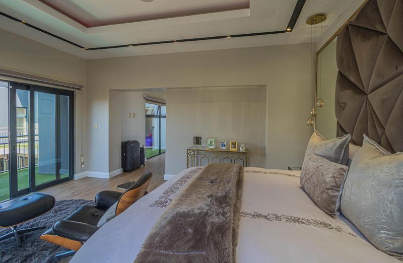 6 Bedroom Property for Sale in Midstream Ridge Gauteng