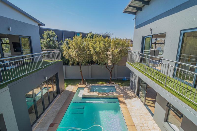 6 Bedroom Property for Sale in Midstream Ridge Gauteng