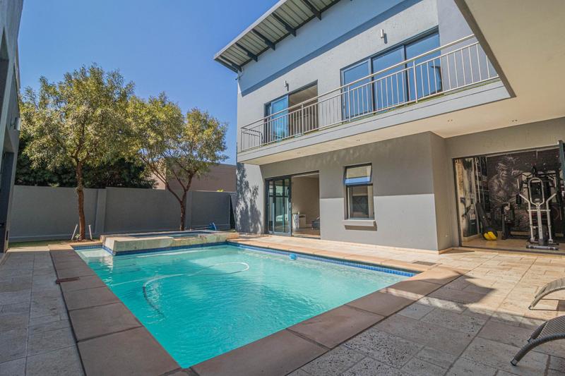 6 Bedroom Property for Sale in Midstream Ridge Gauteng