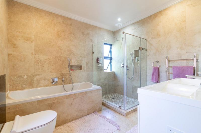6 Bedroom Property for Sale in Midstream Ridge Gauteng