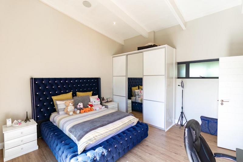 6 Bedroom Property for Sale in Midstream Ridge Gauteng