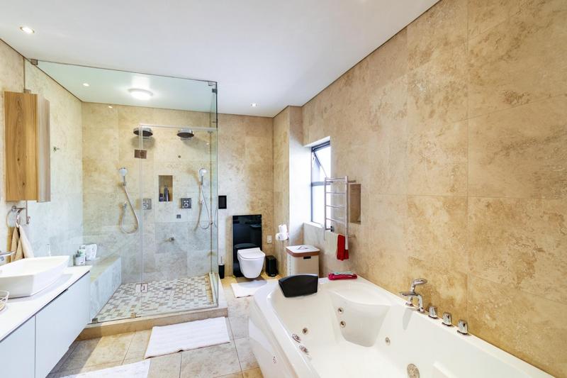 6 Bedroom Property for Sale in Midstream Ridge Gauteng