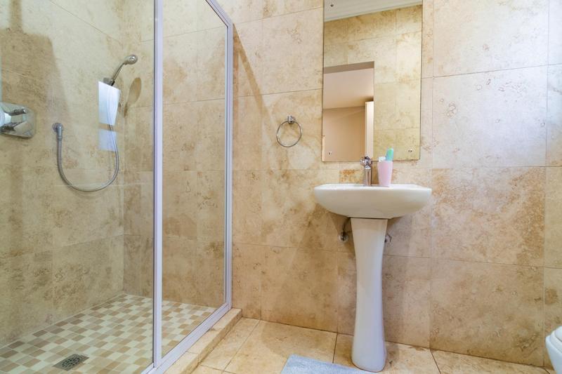 6 Bedroom Property for Sale in Midstream Ridge Gauteng