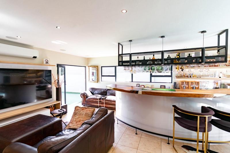 6 Bedroom Property for Sale in Midstream Ridge Gauteng