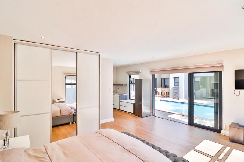 6 Bedroom Property for Sale in Midstream Ridge Gauteng