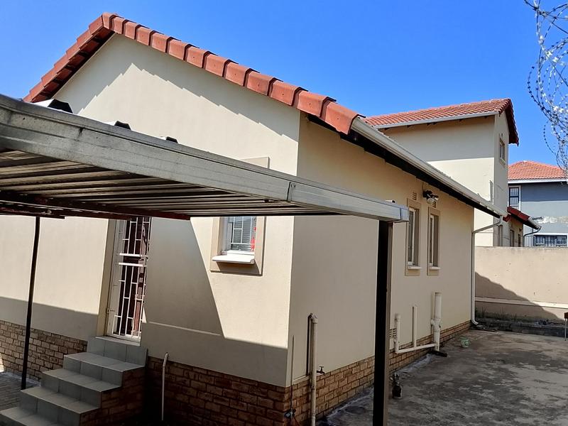 2 Bedroom Property for Sale in Cosmo City Gauteng