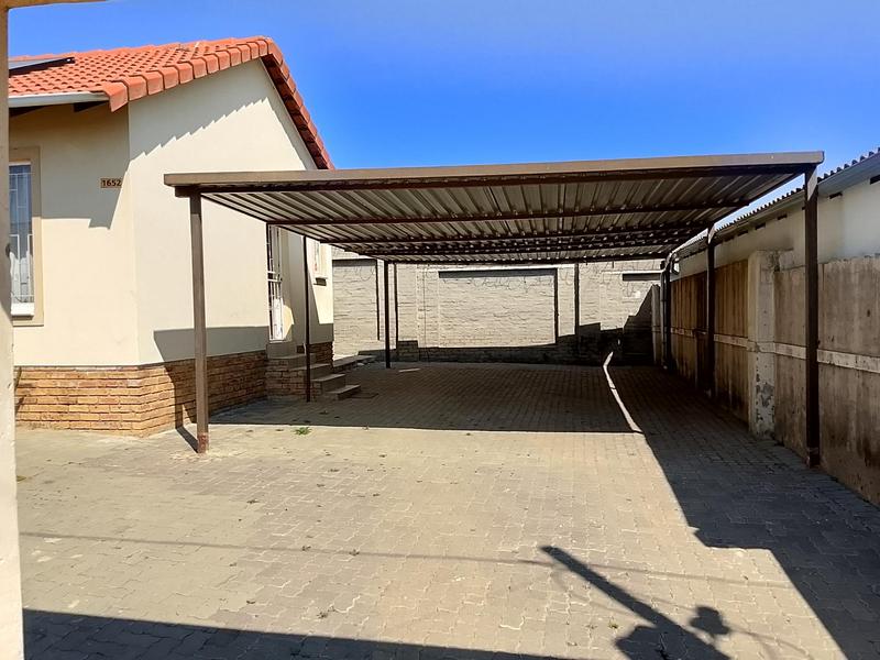 2 Bedroom Property for Sale in Cosmo City Gauteng