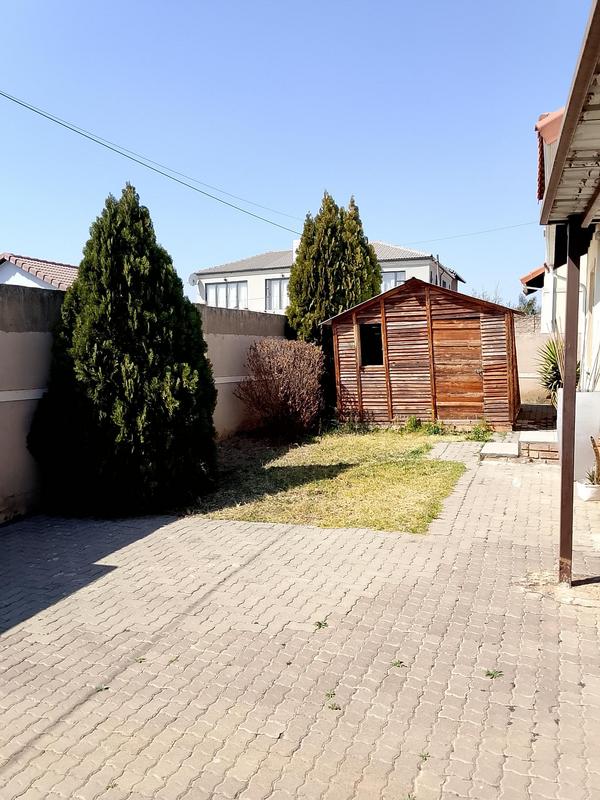 2 Bedroom Property for Sale in Cosmo City Gauteng