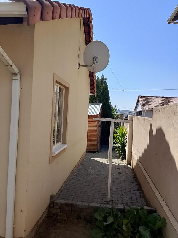2 Bedroom Property for Sale in Cosmo City Gauteng