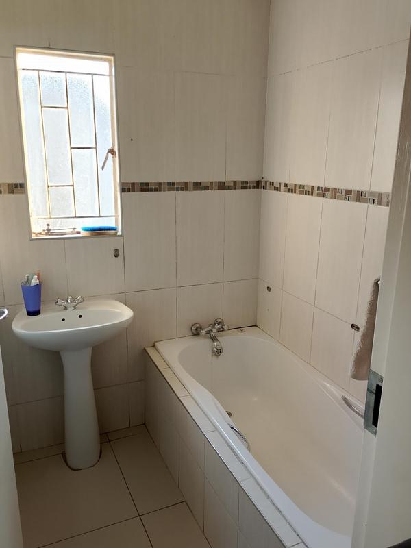 2 Bedroom Property for Sale in Cosmo City Gauteng