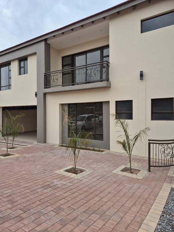 To Let 4 Bedroom Property for Rent in Raslouw Gauteng