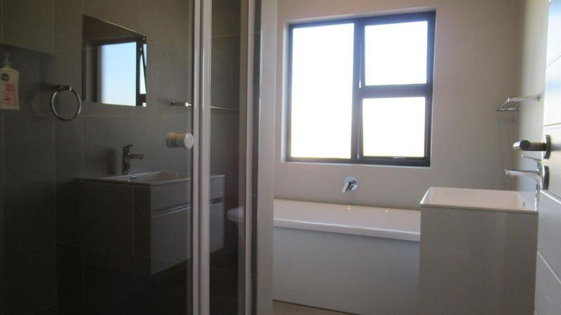 3 Bedroom Property for Sale in Olivedale Gauteng