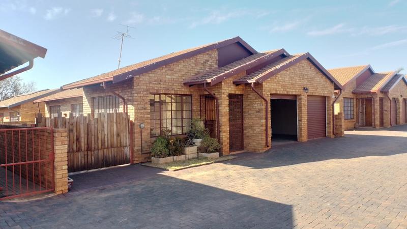 2 Bedroom Property for Sale in Eike Park Gauteng