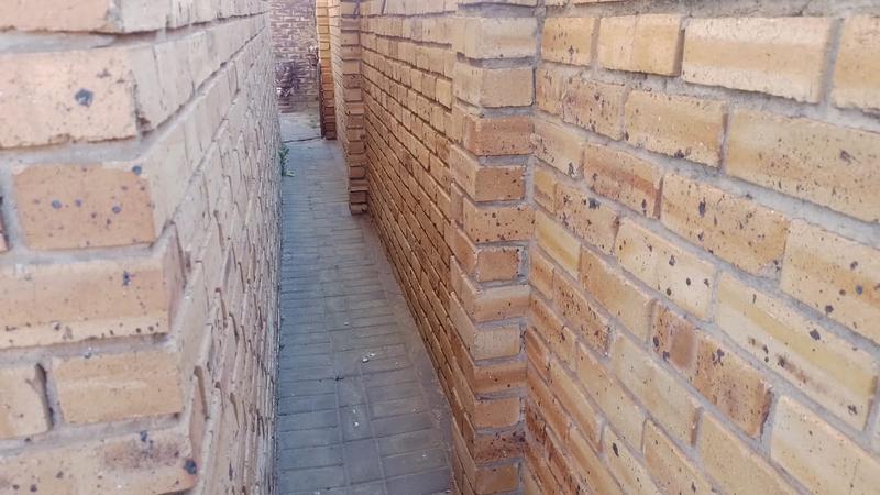 2 Bedroom Property for Sale in Eike Park Gauteng