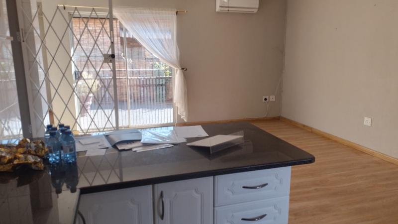 2 Bedroom Property for Sale in Eike Park Gauteng