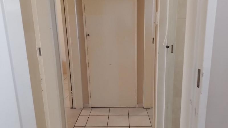 2 Bedroom Property for Sale in Greenhills Gauteng